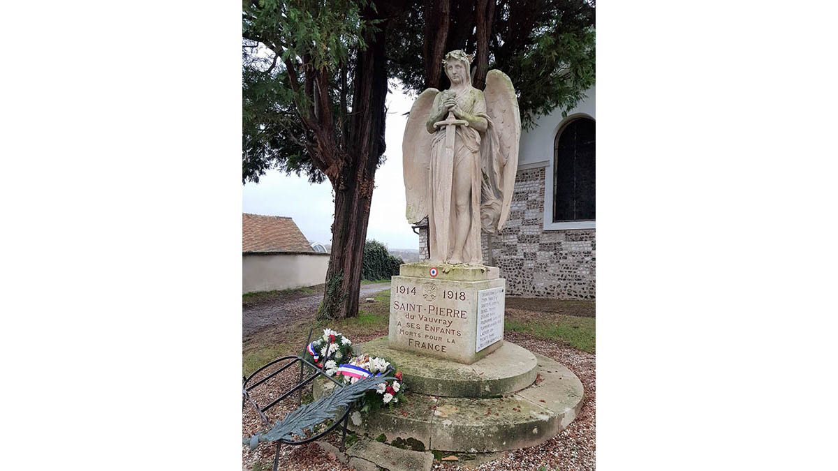 Monument aux morts de Saint-Pierre-du-Vauvray par Raoul Verlet
